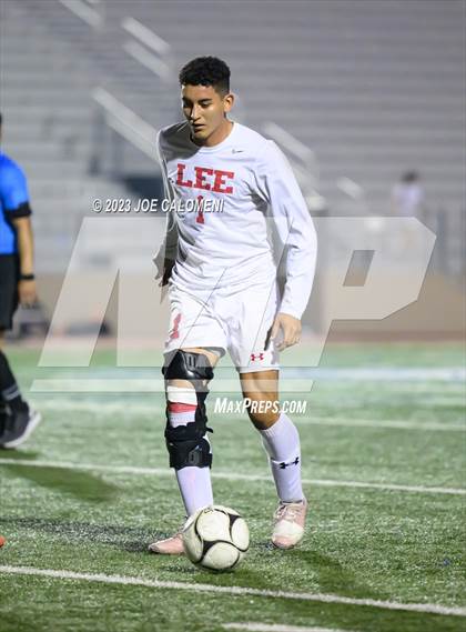Thumbnail 1 in Lee vs Madison photogallery.