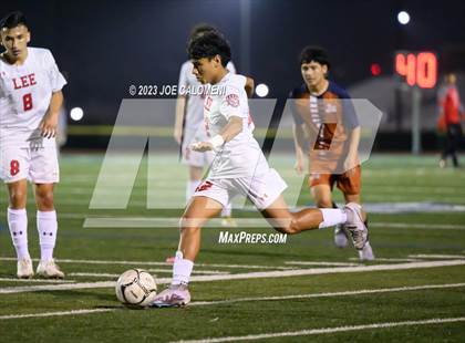 Thumbnail 3 in Lee vs Madison photogallery.