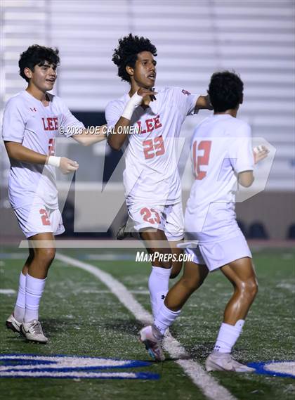 Thumbnail 1 in Lee vs Madison photogallery.