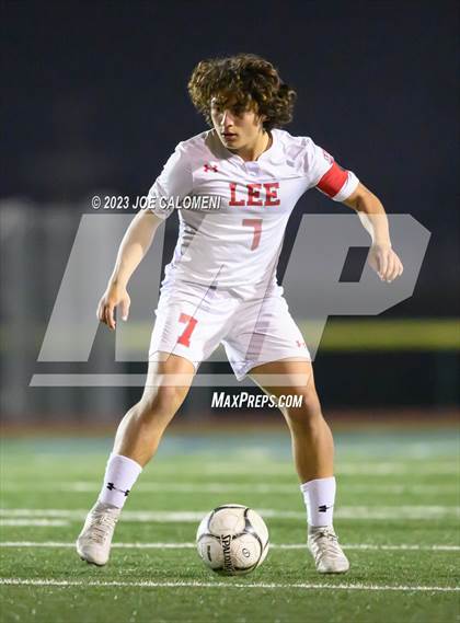 Thumbnail 3 in Lee vs Madison photogallery.