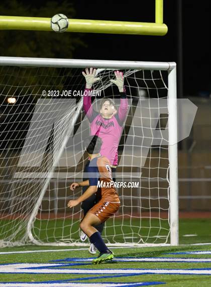 Thumbnail 2 in Lee vs Madison photogallery.