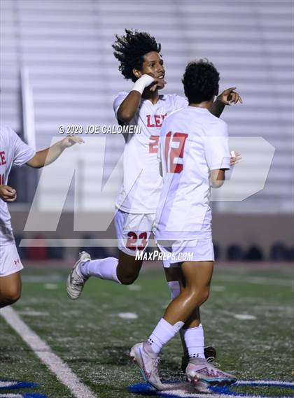 Thumbnail 3 in Lee vs Madison photogallery.