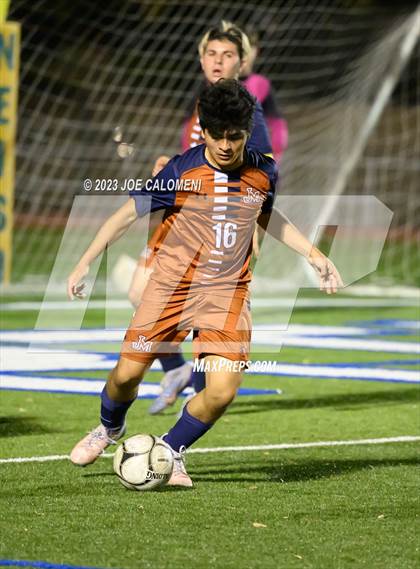 Thumbnail 1 in Lee vs Madison photogallery.