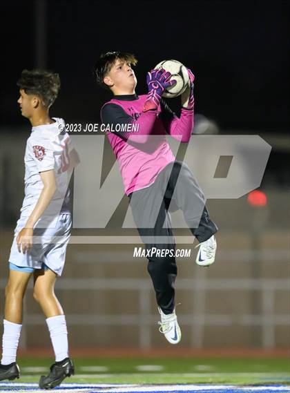 Thumbnail 1 in Lee vs Madison photogallery.