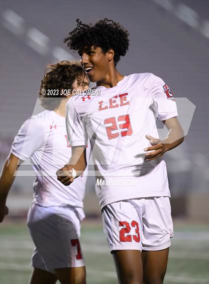 Thumbnail 3 in Lee vs Madison photogallery.