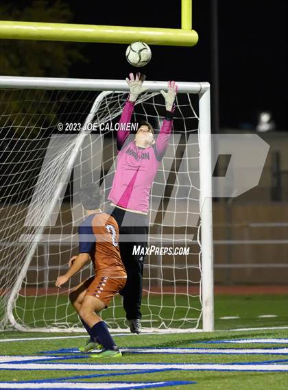 Thumbnail 3 in Lee vs Madison photogallery.