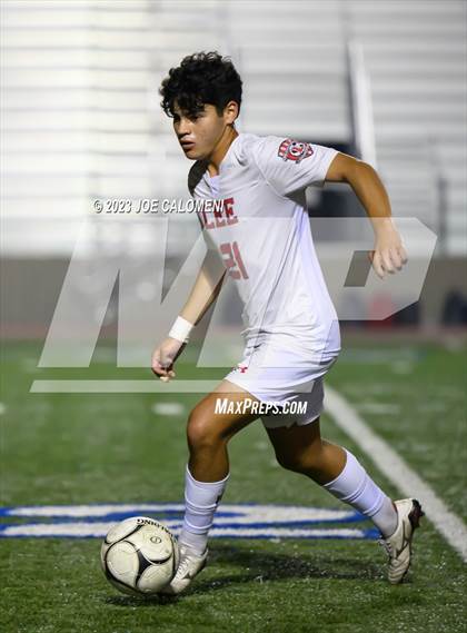 Thumbnail 1 in Lee vs Madison photogallery.