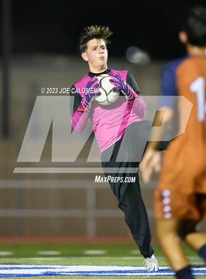 Thumbnail 2 in Lee vs Madison photogallery.