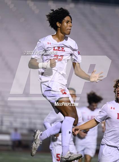 Thumbnail 2 in Lee vs Madison photogallery.