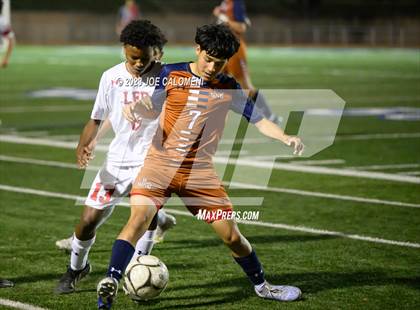 Thumbnail 2 in Lee vs Madison photogallery.