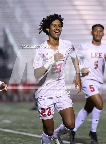 Thumbnail 3 in Lee vs Madison photogallery.