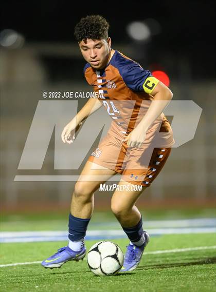 Thumbnail 1 in Lee vs Madison photogallery.