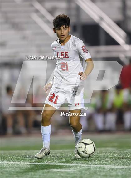 Thumbnail 2 in Lee vs Madison photogallery.