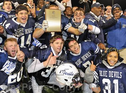 Thumbnail 1 in Huntington vs. Sayville (Section 11 Division 3 Final) photogallery.