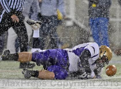 Thumbnail 1 in Huntington vs. Sayville (Section 11 Division 3 Final) photogallery.