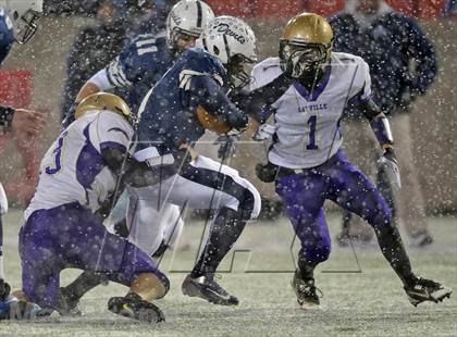 Thumbnail 2 in Huntington vs. Sayville (Section 11 Division 3 Final) photogallery.