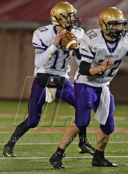 Thumbnail 3 in Huntington vs. Sayville (Section 11 Division 3 Final) photogallery.