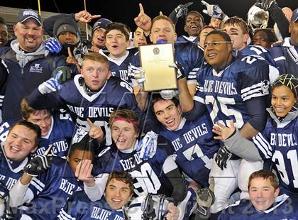 Thumbnail 2 in Huntington vs. Sayville (Section 11 Division 3 Final) photogallery.