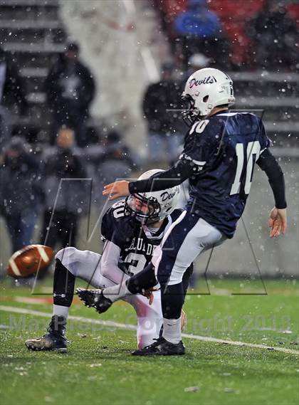 Thumbnail 2 in Huntington vs. Sayville (Section 11 Division 3 Final) photogallery.