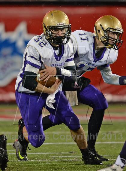 Thumbnail 1 in Huntington vs. Sayville (Section 11 Division 3 Final) photogallery.