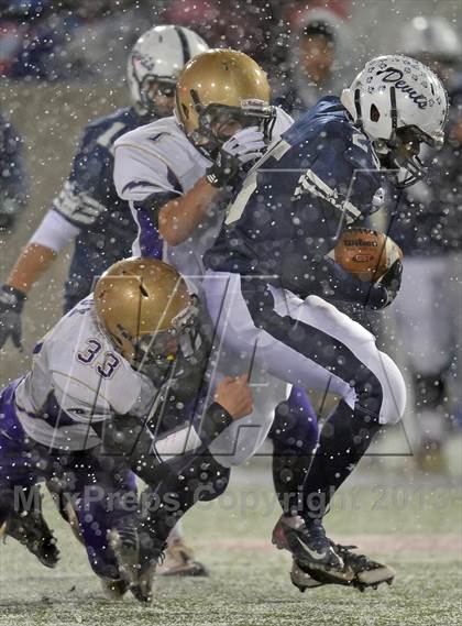 Thumbnail 1 in Huntington vs. Sayville (Section 11 Division 3 Final) photogallery.