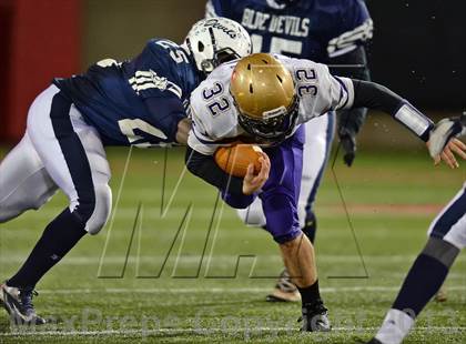 Thumbnail 2 in Huntington vs. Sayville (Section 11 Division 3 Final) photogallery.