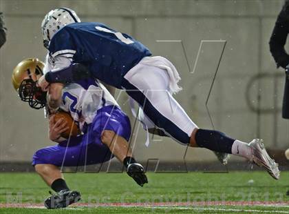 Thumbnail 3 in Huntington vs. Sayville (Section 11 Division 3 Final) photogallery.