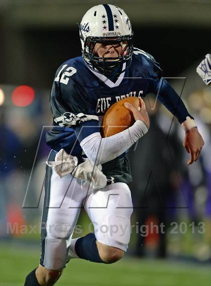 Thumbnail 3 in Huntington vs. Sayville (Section 11 Division 3 Final) photogallery.