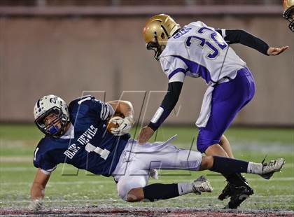 Thumbnail 1 in Huntington vs. Sayville (Section 11 Division 3 Final) photogallery.
