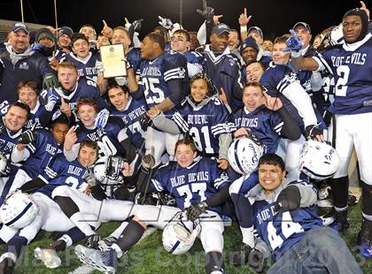 Thumbnail 3 in Huntington vs. Sayville (Section 11 Division 3 Final) photogallery.