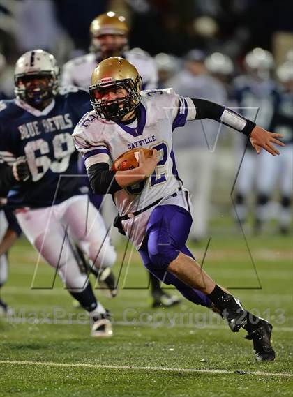 Thumbnail 1 in Huntington vs. Sayville (Section 11 Division 3 Final) photogallery.