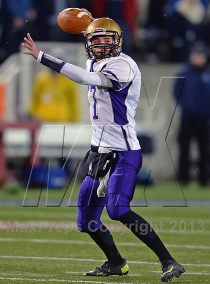 Thumbnail 2 in Huntington vs. Sayville (Section 11 Division 3 Final) photogallery.