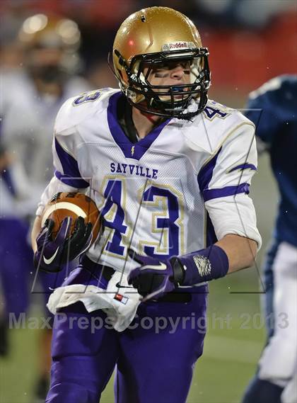 Thumbnail 2 in Huntington vs. Sayville (Section 11 Division 3 Final) photogallery.