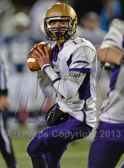 Thumbnail 1 in Huntington vs. Sayville (Section 11 Division 3 Final) photogallery.