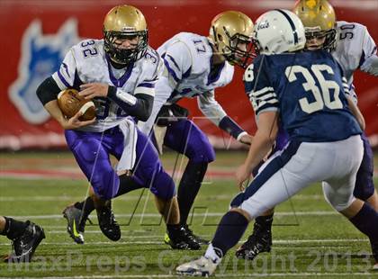 Thumbnail 2 in Huntington vs. Sayville (Section 11 Division 3 Final) photogallery.