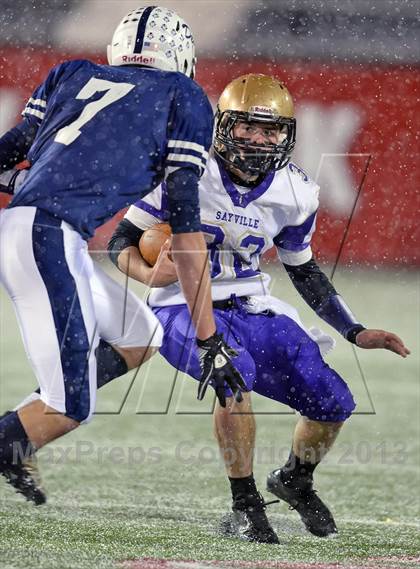 Thumbnail 1 in Huntington vs. Sayville (Section 11 Division 3 Final) photogallery.