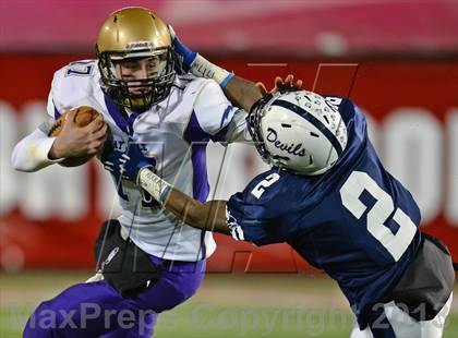 Thumbnail 1 in Huntington vs. Sayville (Section 11 Division 3 Final) photogallery.