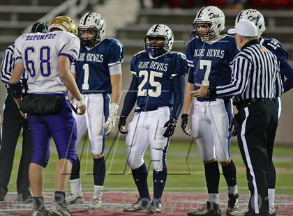 Thumbnail 2 in Huntington vs. Sayville (Section 11 Division 3 Final) photogallery.