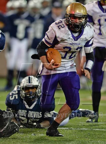 Thumbnail 2 in Huntington vs. Sayville (Section 11 Division 3 Final) photogallery.
