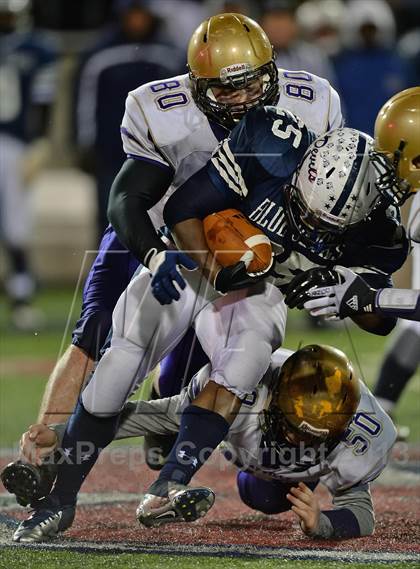 Thumbnail 2 in Huntington vs. Sayville (Section 11 Division 3 Final) photogallery.