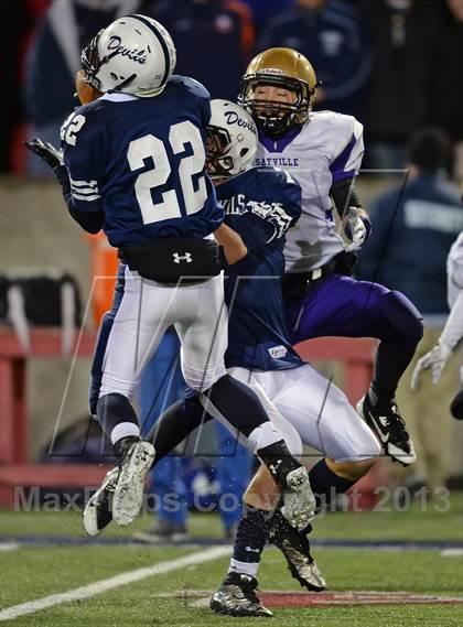 Thumbnail 1 in Huntington vs. Sayville (Section 11 Division 3 Final) photogallery.