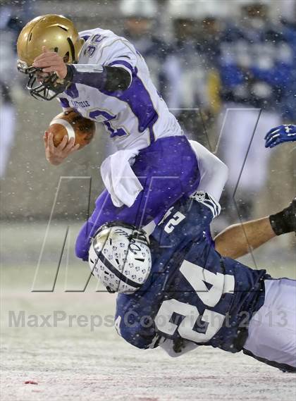 Thumbnail 3 in Huntington vs. Sayville (Section 11 Division 3 Final) photogallery.