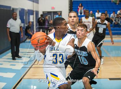 Thumbnail 3 in Sam Rayburn vs. Channelview (McDonald's Texas Invitational) photogallery.