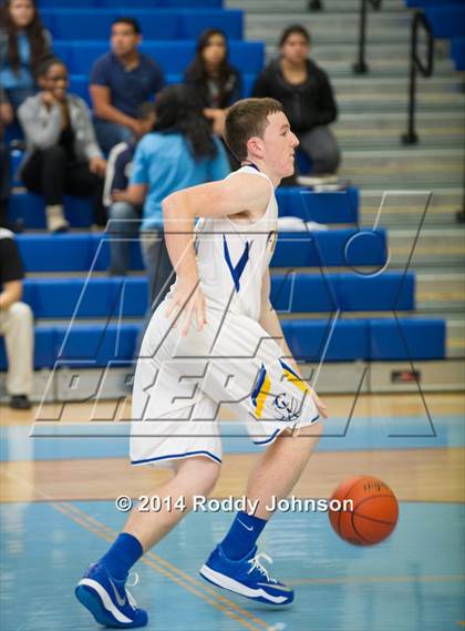 Thumbnail 1 in Sam Rayburn vs. Channelview (McDonald's Texas Invitational) photogallery.