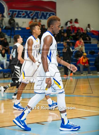 Thumbnail 3 in Sam Rayburn vs. Channelview (McDonald's Texas Invitational) photogallery.