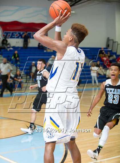 Thumbnail 3 in Sam Rayburn vs. Channelview (McDonald's Texas Invitational) photogallery.