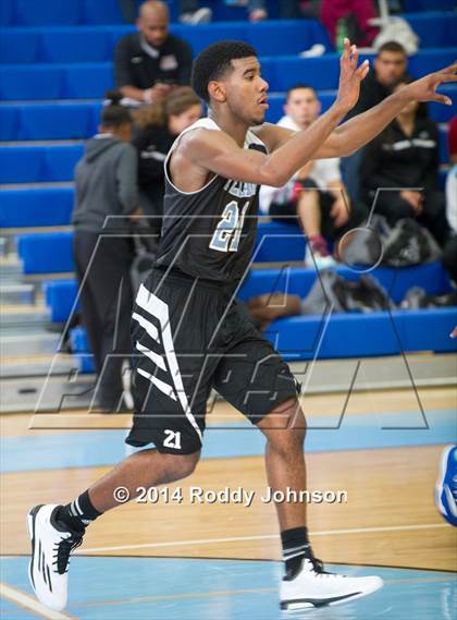 Thumbnail 3 in Sam Rayburn vs. Channelview (McDonald's Texas Invitational) photogallery.