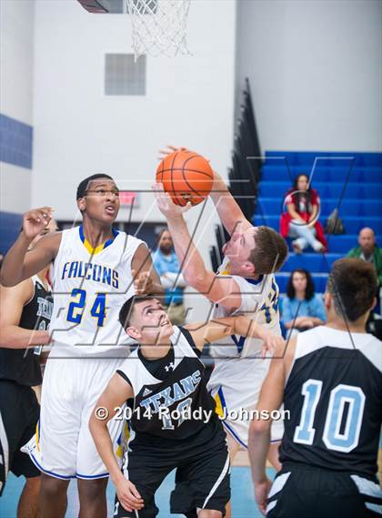 Thumbnail 3 in Sam Rayburn vs. Channelview (McDonald's Texas Invitational) photogallery.