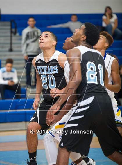 Thumbnail 3 in Sam Rayburn vs. Channelview (McDonald's Texas Invitational) photogallery.