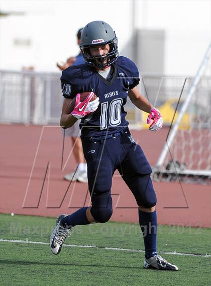 Thumbnail 2 in JV: Chadwick @ Flintridge Prep photogallery.